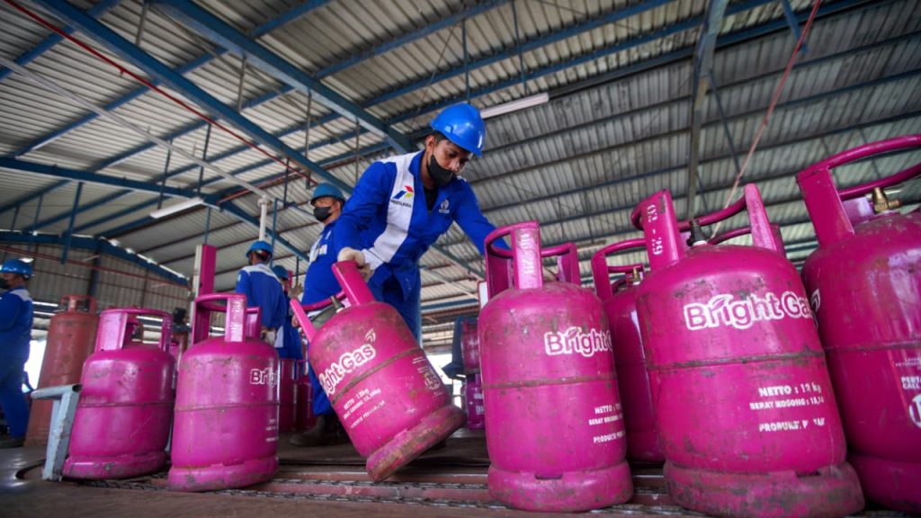 PASTIKN AMAN - Pertamina Patra Niaga memastikan kesiapan pasokan dan layanan energi secara nasional, termasuk wilayah Kalimantan, menjelang libur Natal 2025 dan Tahun Baru 2026 (Nataru).