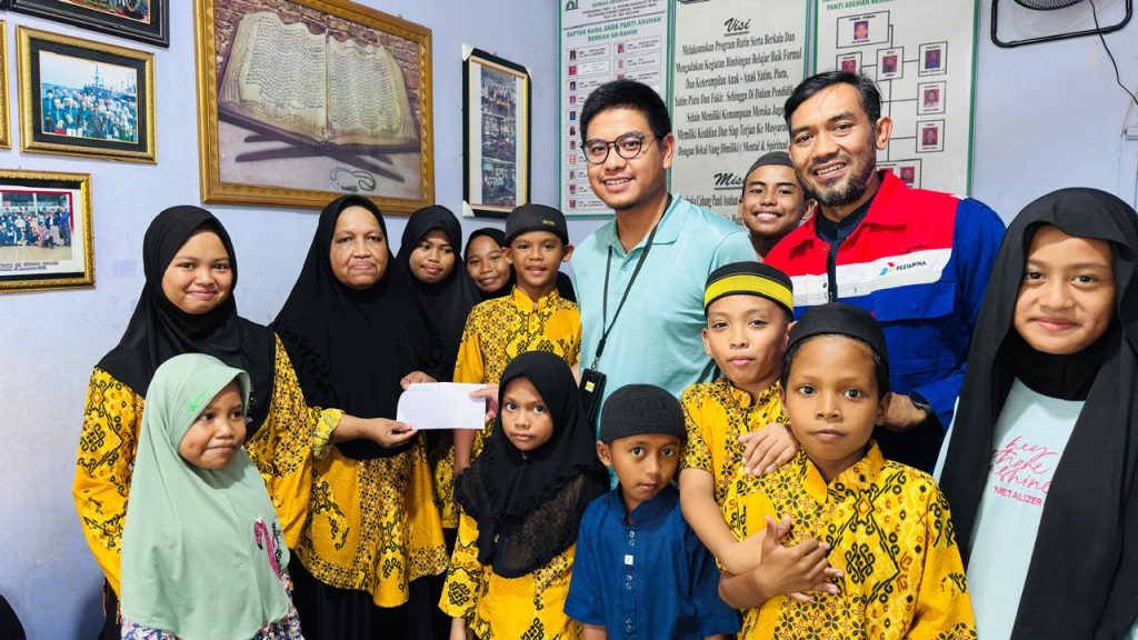BERI SANTUNAN - Peringati HUT ke 68, Pertamina Patra Niaga Regional Kalimantan memberikan santunan kepada anak yatim di Lembaga Kesejahteraan Sosial Anak (LKSA) Berkah Ar-Rahim, Tarakan.