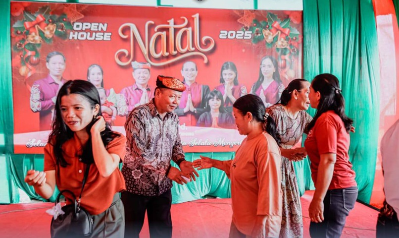 OPEN HOUSE - Suasana Open House Natal di Kediaman Wakil Bupati Tana Tidung pada hari Jumat, (26/12/2025). Wakil Bupati Tana Tidung beserta keluarga menyambut Tamu yang datang dengan penuh rasa humanis.