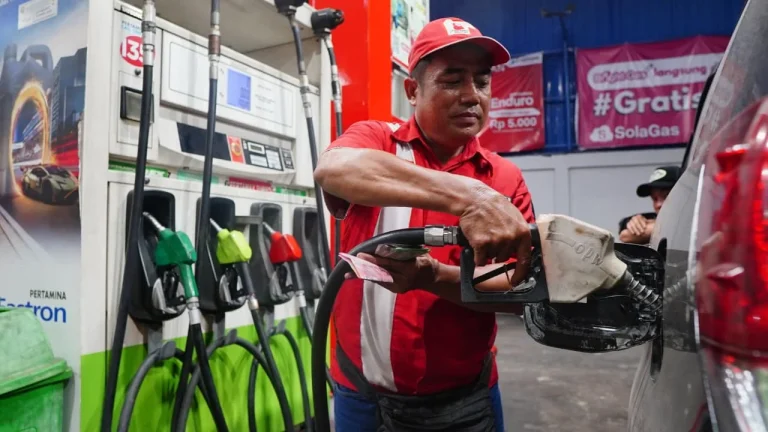PASTIKAN AMAN - Pertamina Patra Niaga memastikan kesiapan pasokan dan layanan energi secara nasional, termasuk wilayah Kalimantan, saat Ramadan dan Idul Fitri 2026. HO PERTAMINA