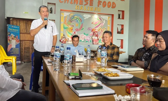 TEMUI INORGA - Ketua KORMI Malinau saat bertemu dengan seluruh INORGA di Malinau. (NARASIDIKSI.COM)
